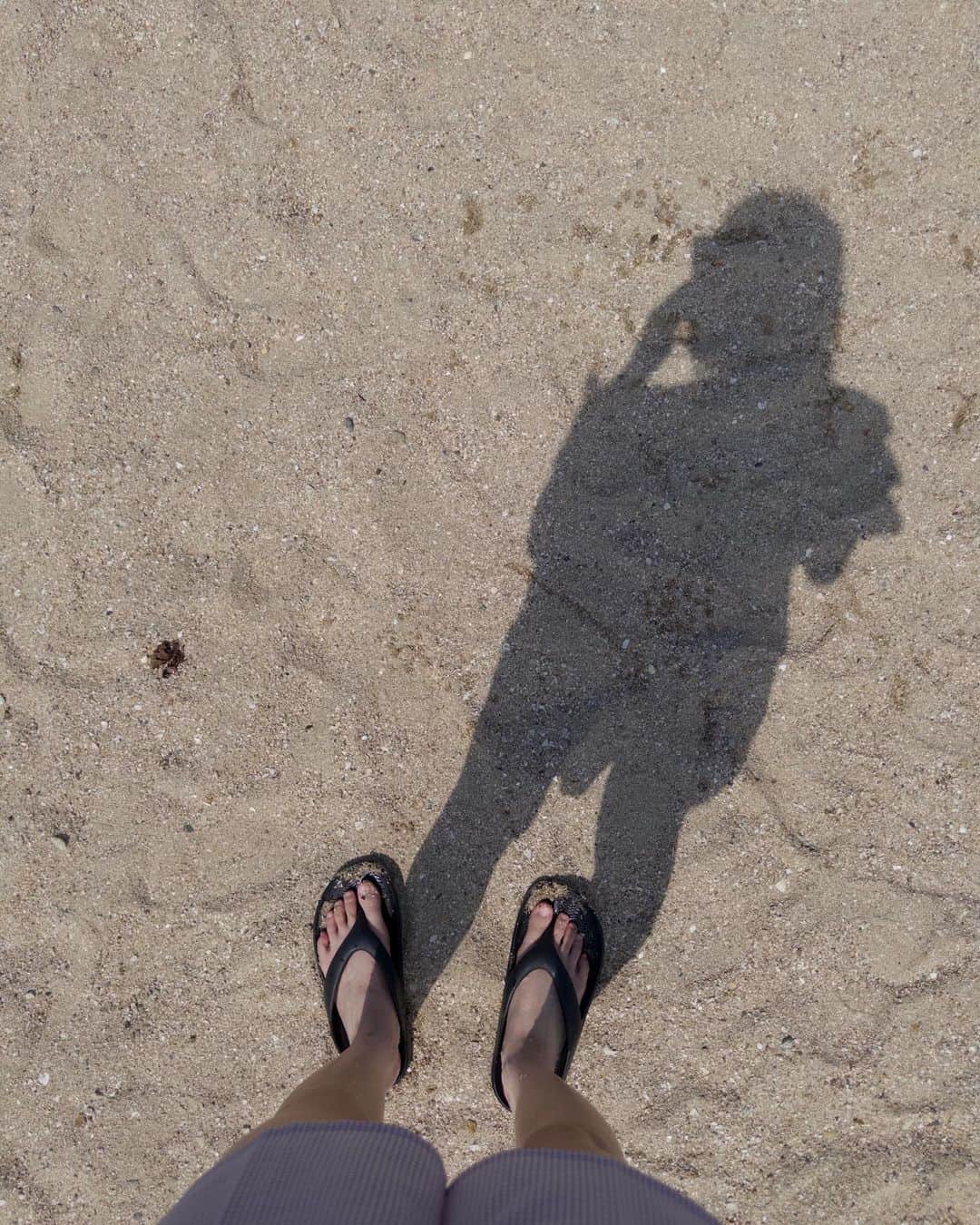 erinaさんのインスタグラム写真 - (erinaInstagram)「今年初海🩴  暑くて暑くて、、けどたのしかった🧚🏻 今年はいっぱい夏らしいことしたいな🫶🏻」7月21日 16時47分 - e___rrina
