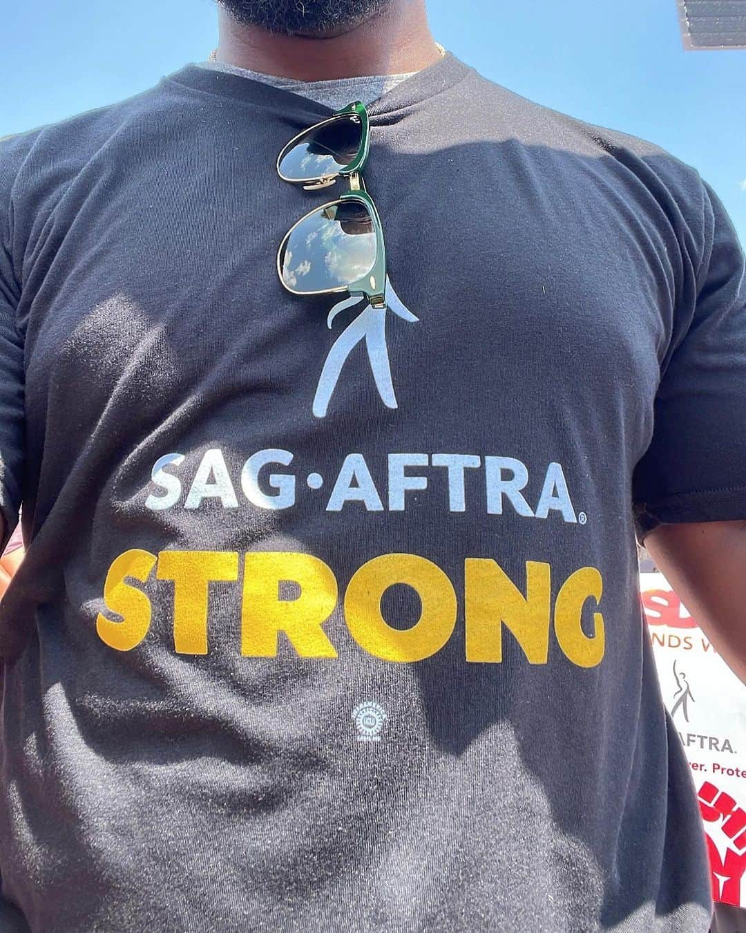 ラモーネ・モリスのインスタグラム：「#sagaftrastrong」