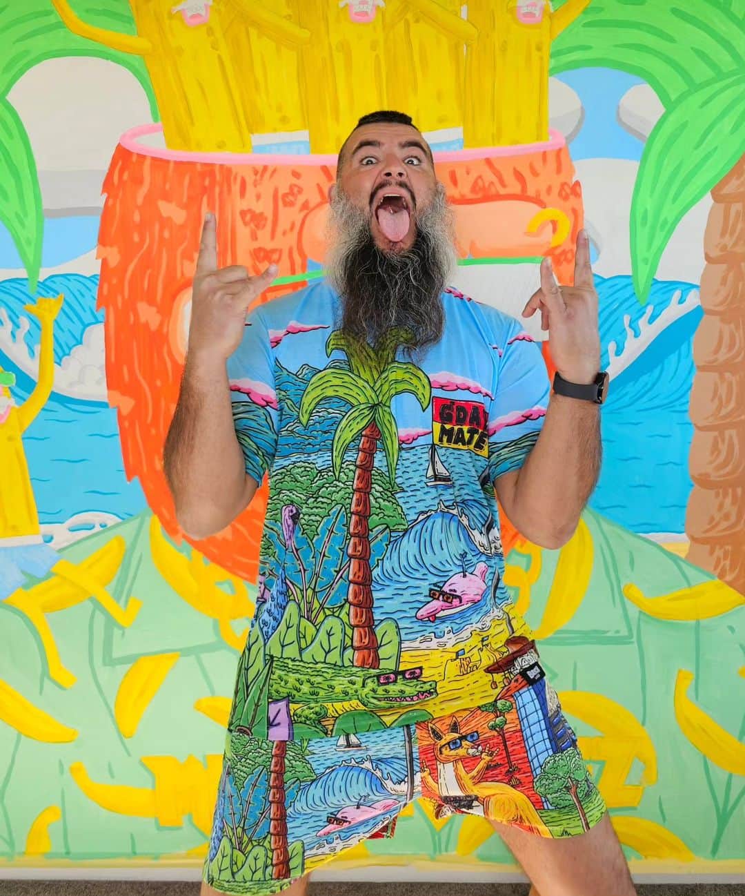 MULGAさんのインスタグラム写真 - (MULGAInstagram)「Collabs with @dagmanclothing including the dopest footy shorts ever! 🩳👌⁣ ⁣ They're only available until 31 July on the @dagmanclothing website, get over there quick smart! 🏃⁣ ⁣ #mulgatheartist #dagmanclothing #dagman #collab #australianart #footyshorts」7月21日 17時04分 - mulgatheartist