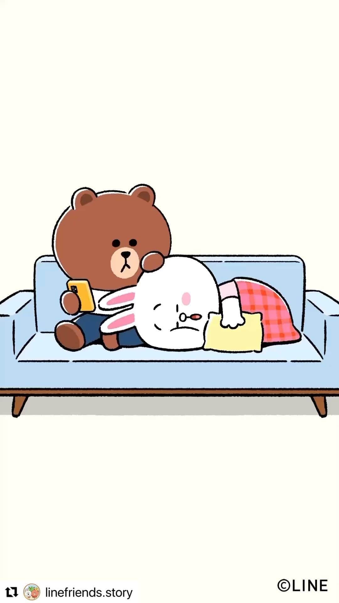 LINE FRIENDSさんのインスタグラム動画 - (LINE FRIENDSInstagram)「On a hot summer day ...
