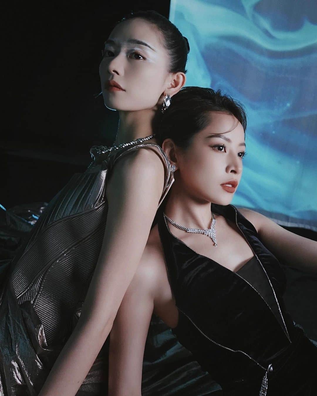 Chi Puさんのインスタグラム写真 - (Chi PuInstagram)「|Who's that girl?| Chi Pu x @liuyase   Language is not a barrier, this song is the thread that connects our souls . The words we want to say to each other, are also the words we want to say to you guys.  🪞👥🪞」7月21日 17時19分 - chipupu