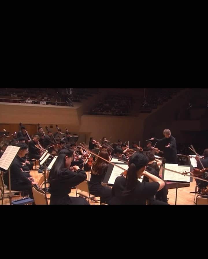 三浦文彰（ヴァイオリニスト）のインスタグラム：「Brahms 4 with arksinfonietta ! You can watch the whole performance on the official YouTube channel of ARK classics 👍  #brahms#symphony#arksinfonietta」
