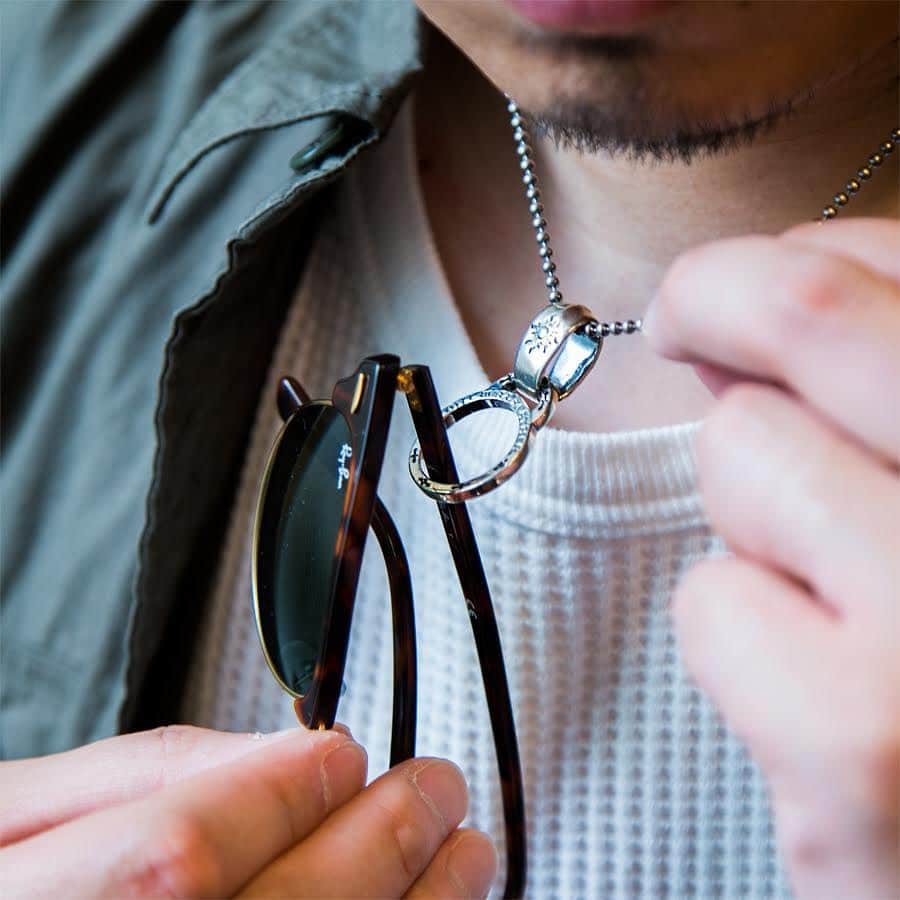 Bill Wall Leather × BEAMSさんのインスタグラム写真 - (Bill Wall Leather × BEAMSInstagram)「Restock！ 【Pendant】EG102 / Eye Glasses Holder __________  BEAMS Online Shop is now open for orders from outside Japan. Global shipping services are offered through WorldShoppingBIZ, a global e-commerce provider. Customers can choose to display transactions in English, Chinese (Cantonese and Mandarin) or Japanese for a safe, convenient checkout.   We hope you enjoy shopping with us! __________  ・BEAMS MEN SHIBUYA / 03-3780-5500 ・BEAMS ROPPONGI HILLS / 03-5775-1620 ・BEAMS GINZA（2F）/ 03-3567-2223 ・BEAMS FUTAKOTAMAGAWA / 03-3707-8998 ・BEAMS TACHIKAWA / 042-548-1070 ・BEAMS NAGOYA / 052-265-2610 ・BEAMS STREET UMEDA / 06-6366-3695 ・BEAMS KOBE / 078-335-2720 ・BEAMS HIROSHIMA / 082-544-2961 ・BEAMS KUMAMOTO / 096-359-1280」7月21日 17時21分 - billwallleather_beams