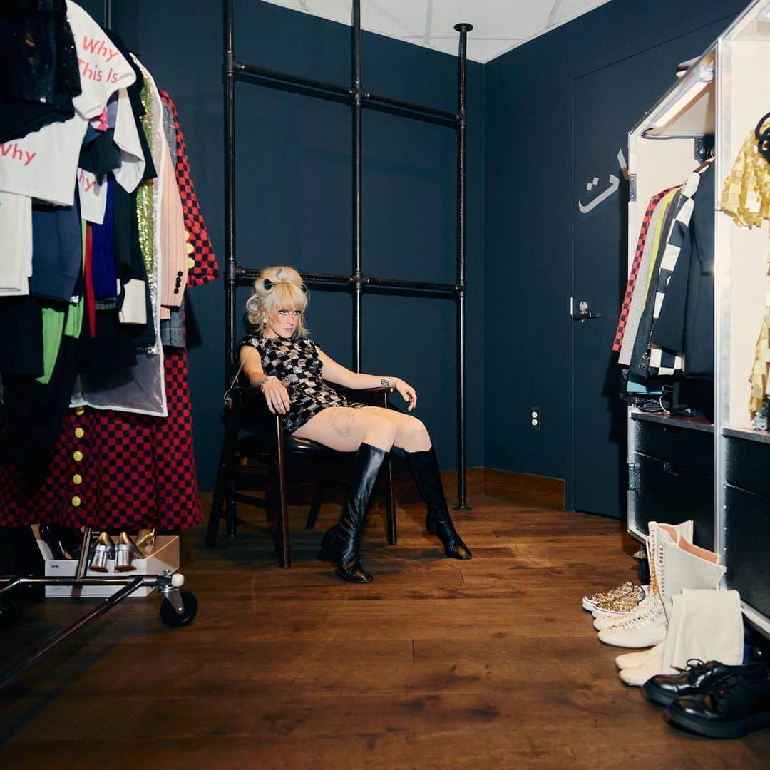 ヘイリー・ウィリアムスのインスタグラム：「night 1 @thekiaforum in @rodarte for @voguemagazine !!!」