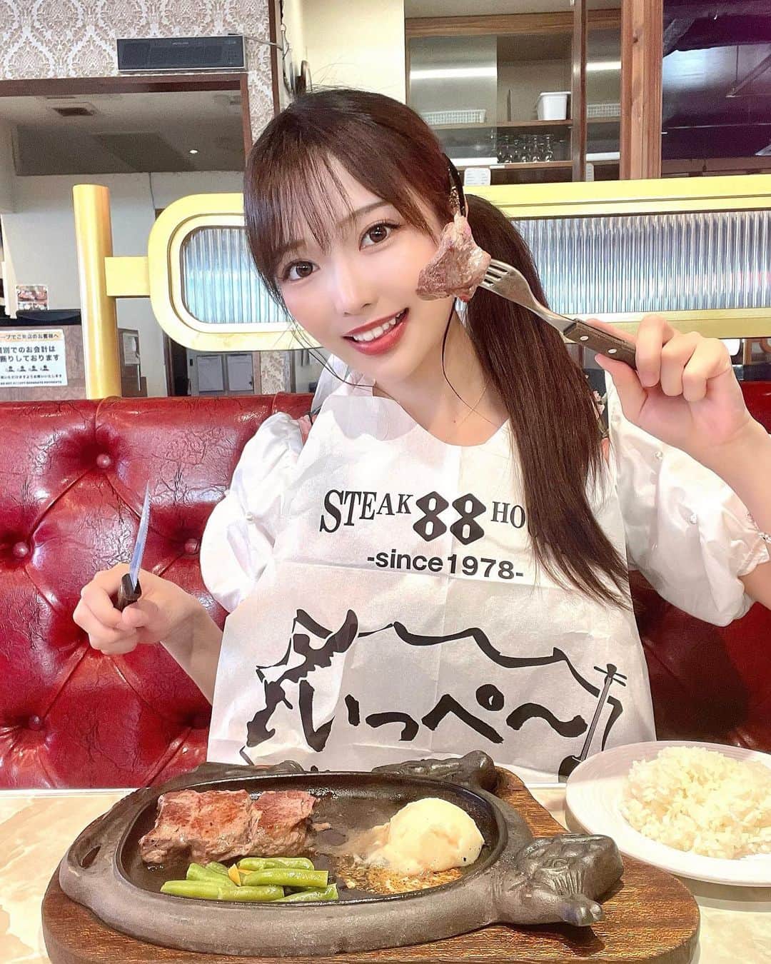 のインスタグラム：「おはよう♡ 沖縄といえばステーキも🍖 アメリカンビレッジの88に行ってみたよꪔ̤̮‪ たくさん食べれた✌︎(　˙-˙　) . . . #沖縄 #沖縄旅行 #沖縄グルメ #アメリカンビレッジ #okinawa #instatravel」