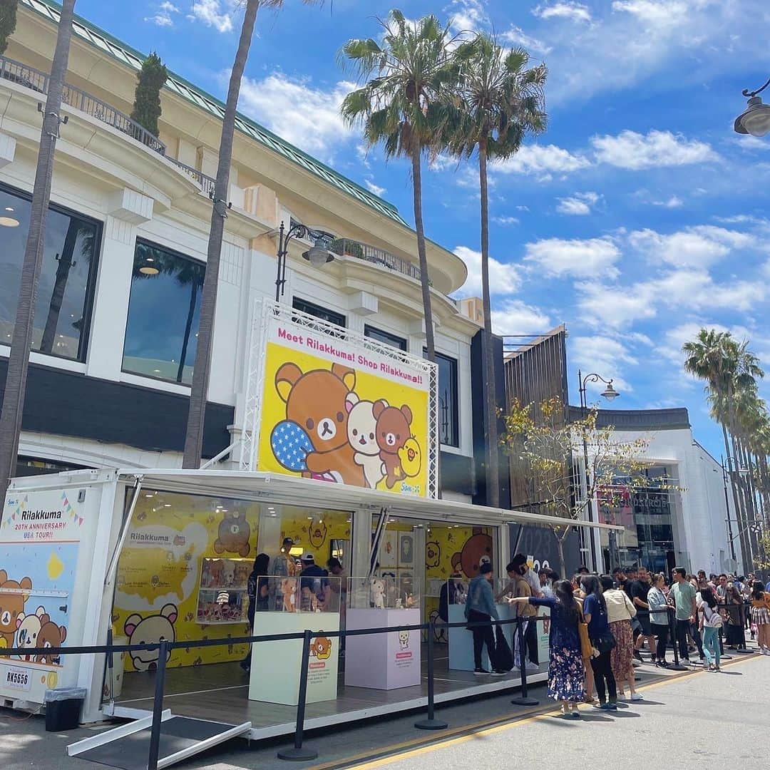 Rilakkuma US（リラックマ）さんのインスタグラム写真 - (Rilakkuma US（リラックマ）Instagram)「Here are some of our favorite moments from the USA Tour! 📸 💕   This time we are featuring photos from our tour venues in Los Angeles and San Francisco, California. ✨  Rilakkuma and friends were so happy to see you all! 🥰 Take care, until we meet again!!! 🐻💕  #Rilakkuma_USATour #event #rilakkuma #sanx #kawaii #japanesepopculture #plushies #cute #popups #popupshop #summer #japaneseculture #newark #dallas #losangeles #sanfrancisco #seattle #chicago」7月21日 10時00分 - rilakkumaus