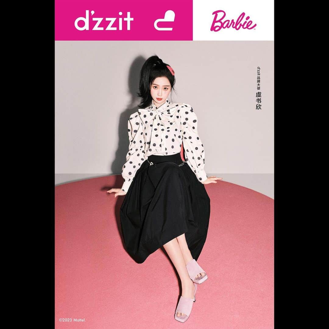DAZZLE FASHIONさんのインスタグラム写真 - (DAZZLE FASHIONInstagram)「#dzzitXBarbieCollection officially released. Brand ambassador @estheeerrrrr wonderful interpretation .Sweet, cool, avant-garde， retro, her fashion style is unrestricted. #dzzit2023AUTUMN #dzzitisit #dzzitgirl #barbie #barbiecore #BarbieTheMovie」7月21日 10時24分 - dzzit_official