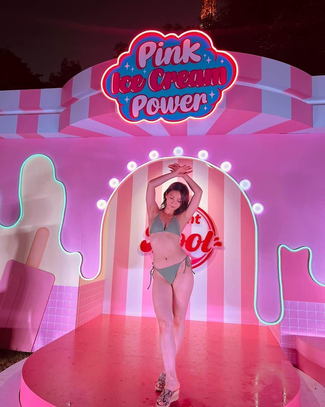 ほのかさんのインスタグラム写真 - (ほのかInstagram)「開催したばかりの #キャンキャンナイトプール 今年も遊びに行ってきたよ~👏🩵  トレーニングのおかげで健康的な身体になってきたので三角ビキニにして、 胸を盛ることを辞めました。笑  今回のナイトプールのテーマは 「Pink Ice Cream Power」という事で、 アイスのオブジェが置いてあったり ピンクのネオンがキラキラしていたり...  「かわいい~😻」 って言いながら写真たっぷり撮りました🫰🏻  私の #TikTok には#キャンキャンナイトプール の動画載せたのでそっちでも雰囲気見られるよ♩  場所：#東京プリンスホテル GARDEN POOL 期間：9/18(日)まで開催予定 時間：18:00〜21:00 　　（最終⼊場20:30）」7月21日 10時43分 - nononon159