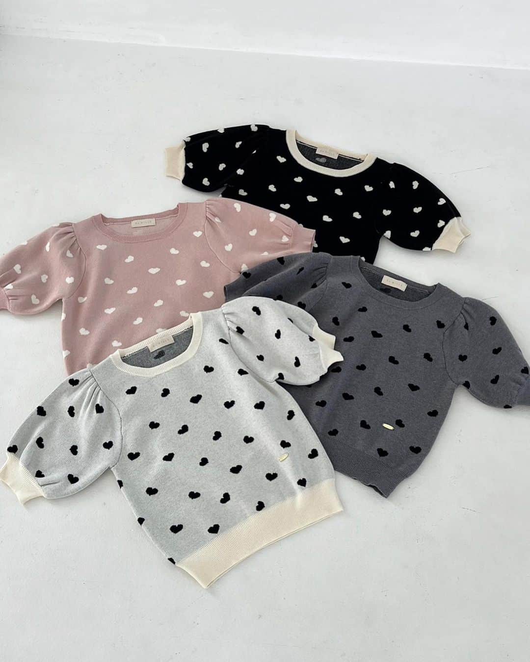 AnMILLEさんのインスタグラム写真 - (AnMILLEInstagram)「- new season - ㅤㅤㅤㅤㅤㅤㅤㅤㅤㅤㅤㅤㅤ \ 7月下旬入荷予定 / #ハートニット ¥5,900 【OW/PI/CH/BK】 ㅤㅤㅤㅤㅤㅤㅤㅤㅤㅤㅤㅤㅤ  #アンミール #anmille #フェミニンコーデ #coordinate #code #大人可愛い #ootd #outfit #ファッション」7月21日 10時41分 - anmille.official