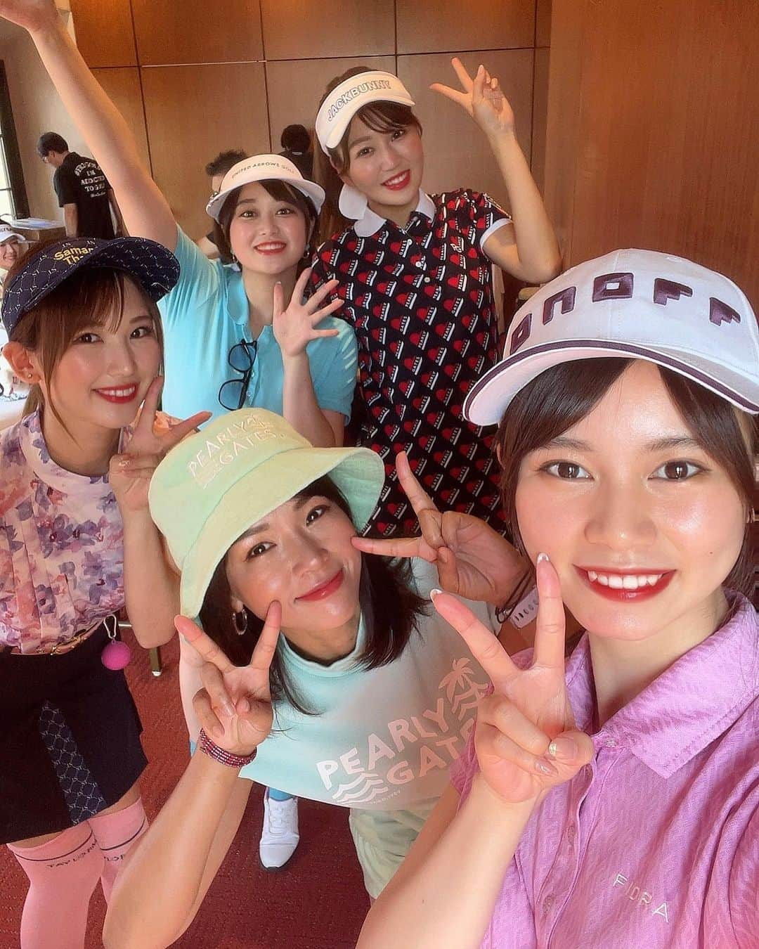 竹村佳奈さんのインスタグラム写真 - (竹村佳奈Instagram)「⛳️ 遅くなっちゃいましたが、 バーディーズカップ7月大会 ありがとうございました🫶 久しぶりのセゴビアゴルフクラブインチヨダ✨  35℃くらいあってめっちゃ暑かったけど チームの皆さんのおかげで 後半スコアもよくなって楽しかったです🫠  今回もお気に入りのXXIOリバウンドドライブボール！」7月21日 10時55分 - takemura__kana