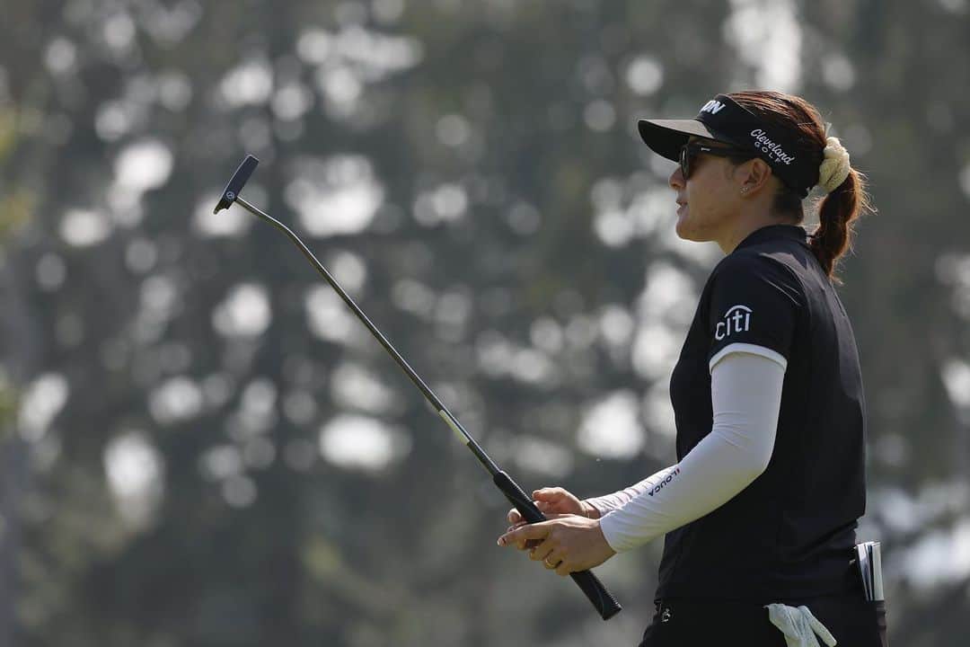 ハナ・グリーンのインスタグラム：「Summer golf season is in full swing and there is still a lot of golf to be played! @golfgoodr sunglasses are perfect for the golf course because every single model is no slip, no bounce, all polarized and all fun. Head over to their website - goodr.com - and use my code "HannahGreen" to get free shipping on your order #ad #sponsored」