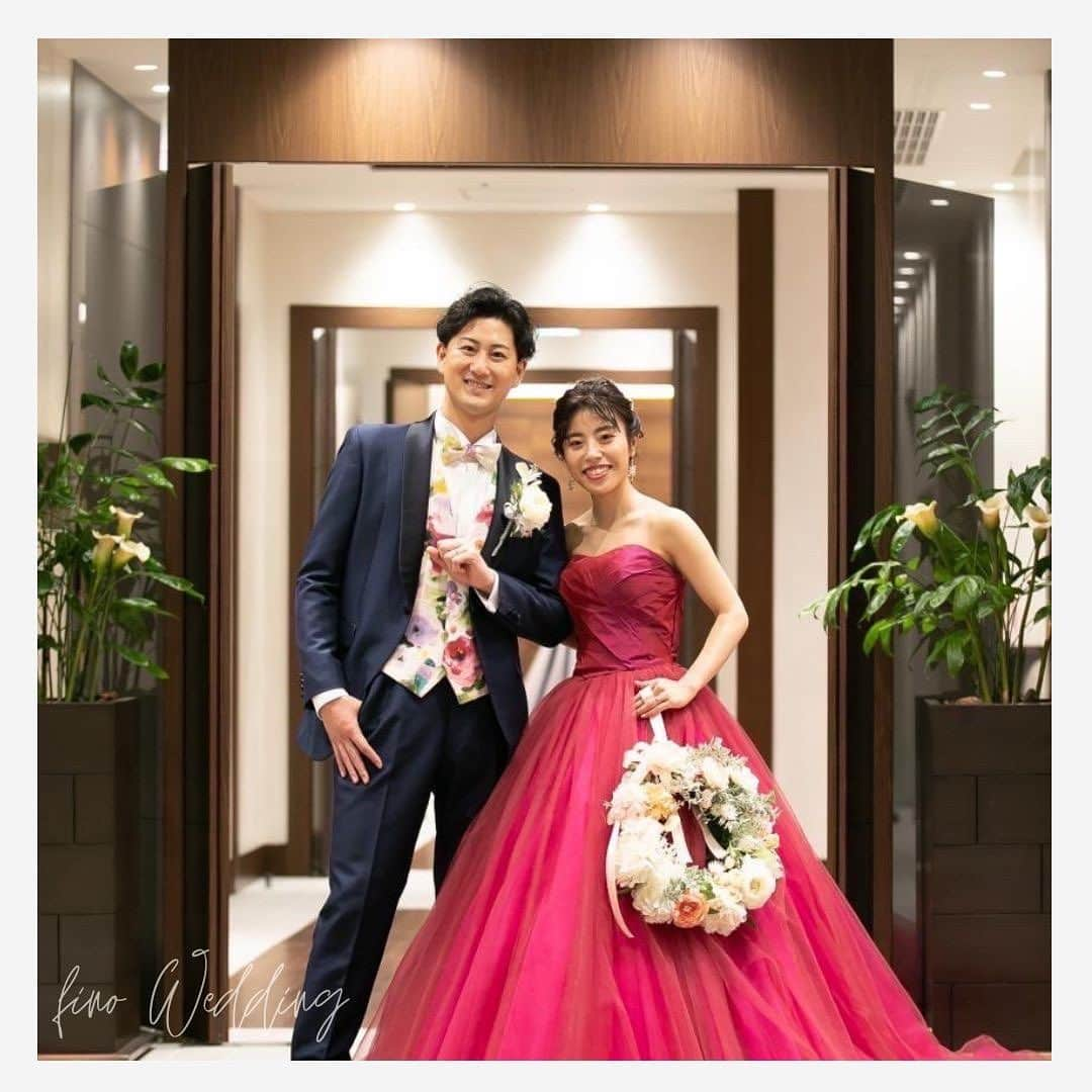 fino_wedding【フィーノ公式】さんのインスタグラム写真 - (fino_wedding【フィーノ公式】Instagram)「【卒花嫁レポート】  結婚式を挙げて良かった  いつも前向きな新婦様と童心でお茶目な新郎様でした  ドレス選びも任せて頂き、タキシードもバッチリ決めて頂き、そして何よりも終始ちゃめっ気ぶりを発揮してる新郎様がユーモアいっぱいで頼もしかったです。  いつまでも仲良く❤️  #花嫁レポート  #卒花嫁レポ  #新郎新婦  #シンプルコーデ  #イサムモリタドレス  #新郎コーデ  #お茶目  #チャペル挙式  #笑いすぎた  #タキシード  #低身長花嫁  #身長差カップル  #カラー診断  #オシャレ女子  #オシャレ男子  #面白い入場  #happyday  #fun  #afunday  #groom  #bride  #humor  #beautiful  #happily  #gotmarried  #graduation  #graduationreport  #reception  #2人の思い出  #いつまでも幸せに」7月24日 18時25分 - fino_wedding