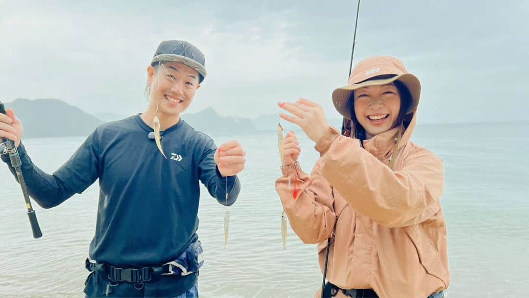 小雪さんのインスタグラム写真 - (小雪Instagram)「🎣 夏のキス釣り最高！  #釣りビジョン 発見！すごかby九州 7/31(月)20時 初回放送☺  今回は熊本県上天草市で 佐々野先生と誰でも簡単に楽しめるキス釣り！  釣って楽しい！ 食べて美味しい！ 釣ったキスはお刺身と天ぷらにしましたよ😋  楽しかったなぁ～～！  #キス釣り #ちょい投げ #上天草市」7月21日 11時17分 - koyuki2