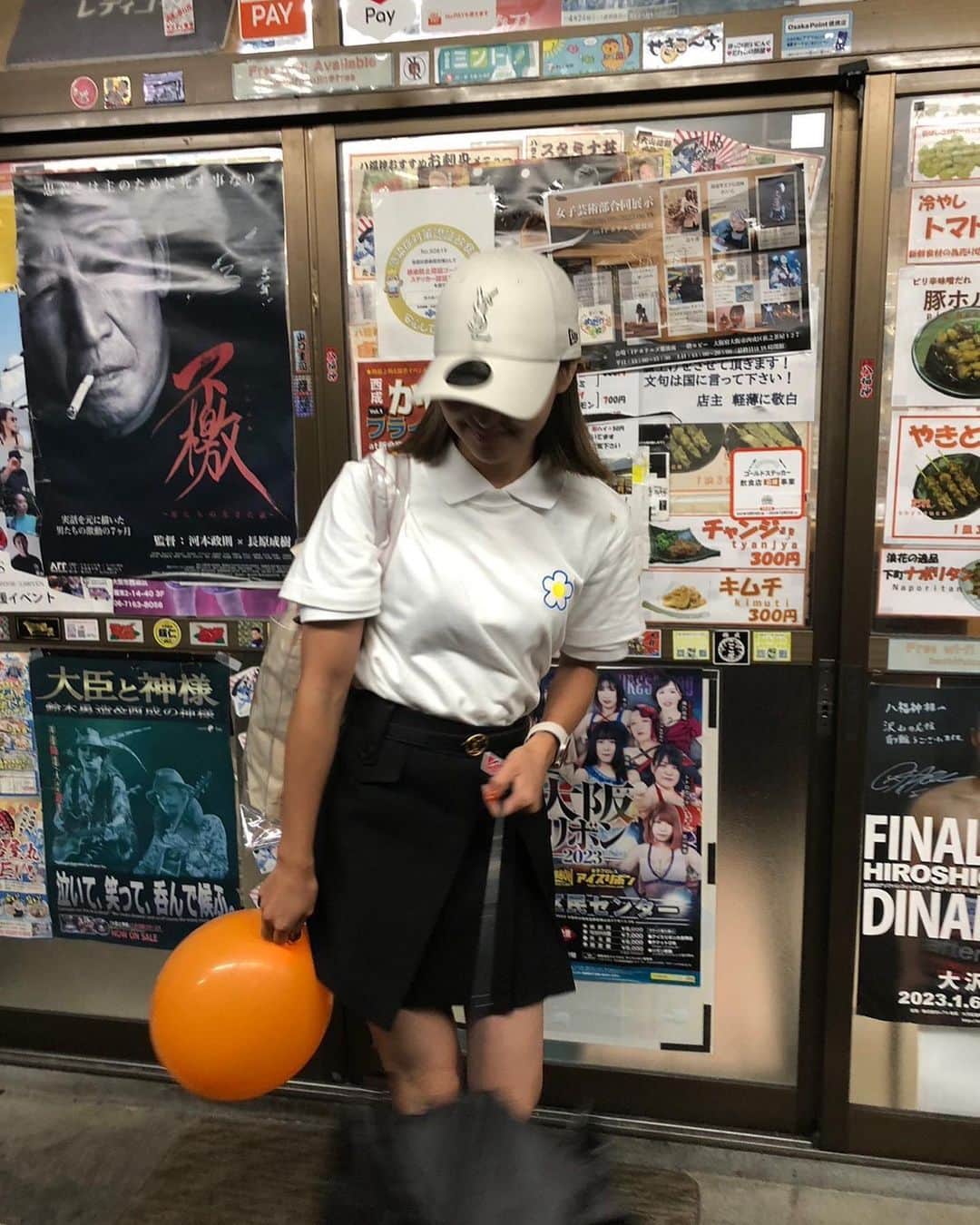 山口厚子さんのインスタグラム写真 - (山口厚子Instagram)「大阪ライブ1日目🐙🏯🌈  NiziUちゃん出てきた瞬間 いろんな感情が湧き上がって抑えるの必死でした。 とにかくみんな可愛くて癒されまくって沢山元気をもらえたライブでした。  ・アリーナからの観戦で初の風船ゲット🎈 ・新大阪駅でふと思いついて慌ててUNIQLOのポロシャツ買ったのも思い出😋 ・ネイルを何にしようか悩んでる時も楽しかったし可愛くしてもらって前日からワクワクが止まらなかった🌈  #niziu_coconut」7月21日 11時16分 - atu_yaman