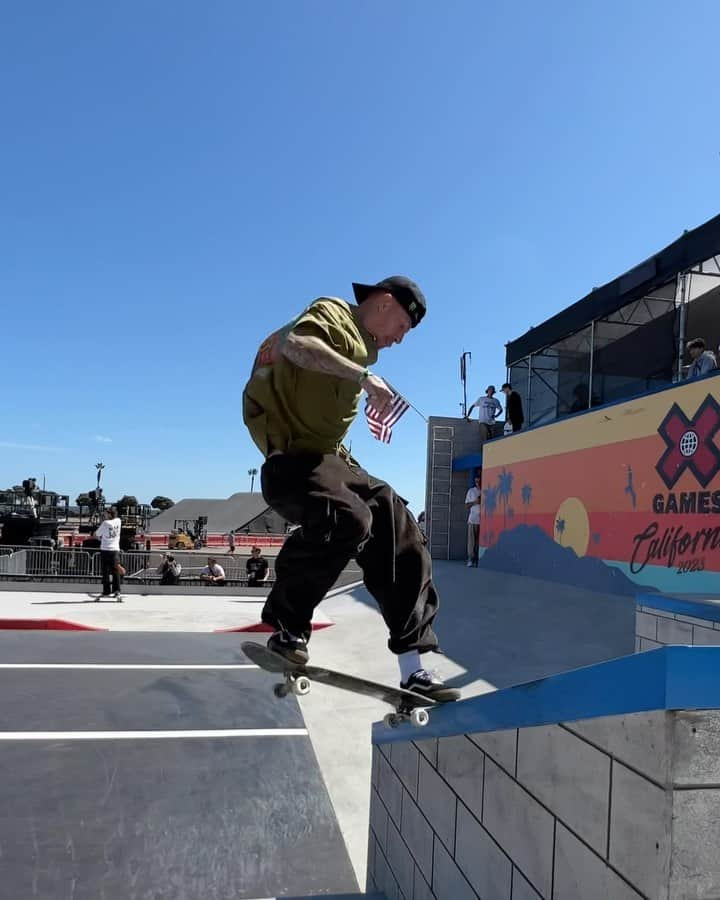 ジョバンニ・ヴィアナのインスタグラム：「@giovanni_vianna two piece at #XGames California 2023  📹 @g1mpy」