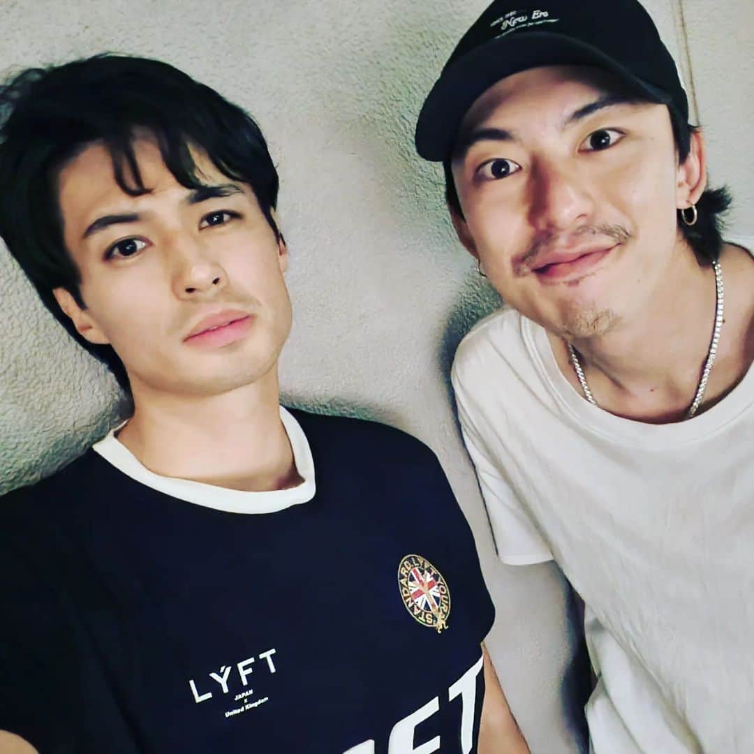 佐伯大地のインスタグラム：「BIGLOVE🦁🦊」