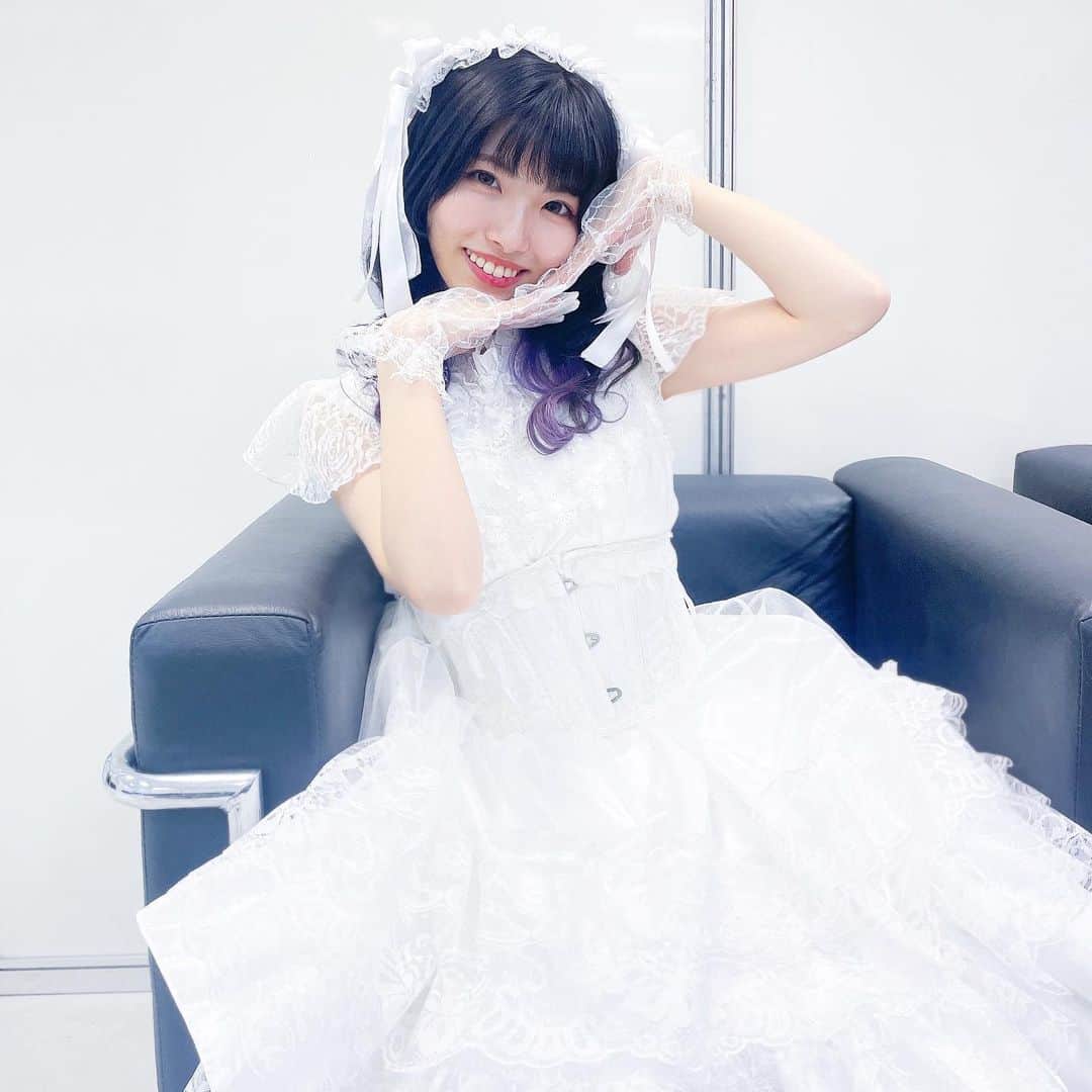 のインスタグラム：「This headdress is handmade by my mother.  #ヘッドドレス #ロリィタ #animefriends #violin」