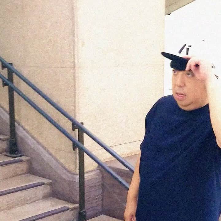 のインスタグラム：「. 【着用アイテム】  設楽 ・バナナマン×NEWERA　バ 9FIFTY CAP　color : BLK size : F （アジャスター調整可） ・Dickies × bananaman Cotton Work Pants　color : NVY size:34  日村 ・バナナマン×NEWERA　バ バイカラーCAP　color : WHT size : F （アジャスター調整可） ・Dickies × bananaman Cotton Work Pants　color : BEG size:38  #bananaman #bananamangoods  #bananamanlive #バナナマン #バナナマンライブ #bananamanliveO #バナナマングッズ」