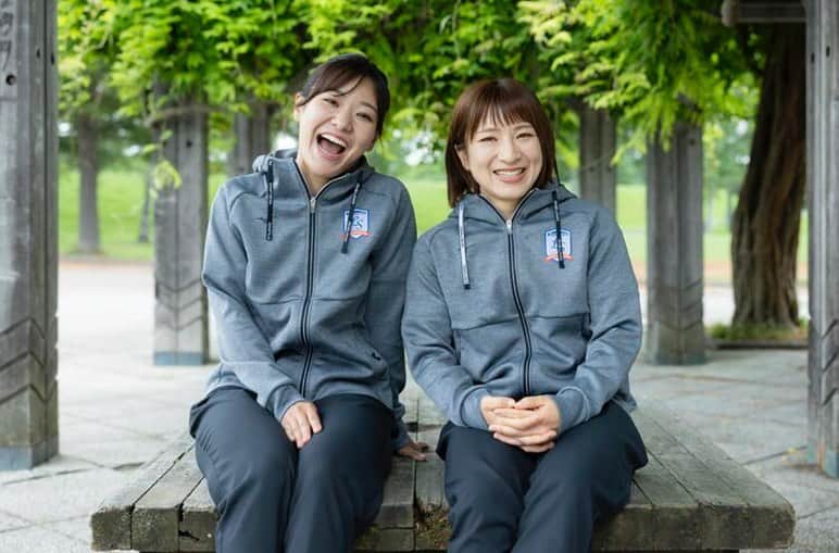 吉田知那美のインスタグラム：「・ 25年目の初対談 on 文春オンライン  #夕湖さん #知那美さん #ロビンズ #🕊️」