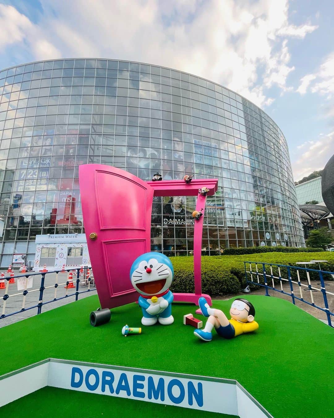 のインスタグラム：「明日7/22（土）『2023 テレビ朝日・六本木ヒルズSUMMER STATION 』開幕です！ 今年もドラえもんが皆さんをお待ちしています〜☺️🙌」