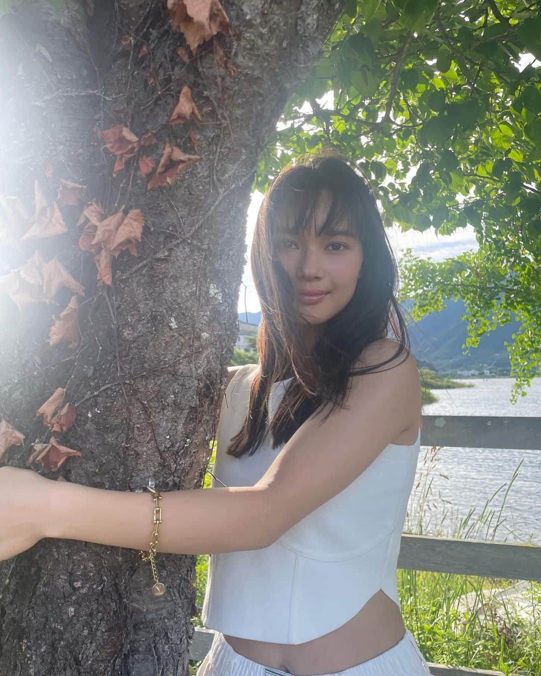 新井舞良さんのインスタグラム写真 - (新井舞良Instagram)「夏は白！白着てれば暑くない！」7月21日 17時42分 - myra_arai