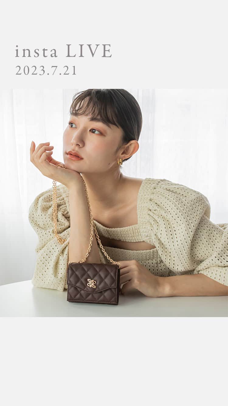 のインスタグラム：「本社オフィスより 財布・カードケースをご紹介しました🌷  デザインはもちろん、機能性抜群なアイテムとなっております☺️  本日もたくさんのご視聴ありがとうございました😊 コメントもありがとうございます🤍  IGTVの👜マークからオンラインストアに飛べるので チェックしてみてください🌷  #randa #onepiece #2023aw #ランダ #ウォレット #カードケース #フラグメントケース #財布」