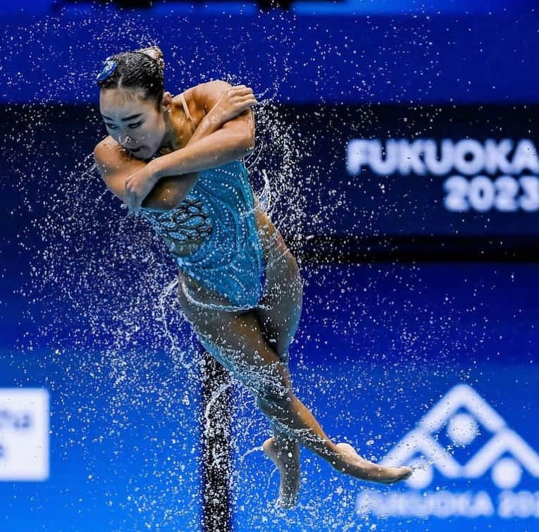 アンドレア・フエンテスのインスタグラム：「Last final at the World Championships today! Ready to perform our best on the Free Team routine. A choreography about the most precious element: WATER 💦💧🌊🚿🚰🧊🧜🏻‍♀️🧜🏻‍♂️. Send us all your power and good energy!!!!!!! We will swim with everything we got. ALL IN 👊」