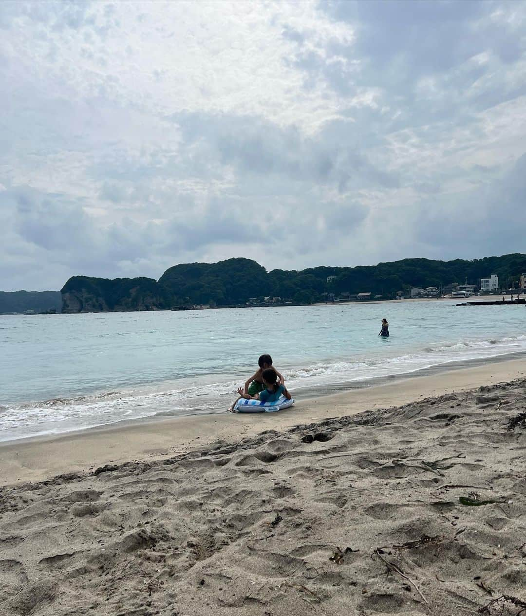 大桑マイミさんのインスタグラム写真 - (大桑マイミInstagram)「海づくし🏖️  ぷかぷか浮くだけで満たされる。 色々な海に行きたいな。  髪の色をオレンジ🍊🧡に変えました。 夏休み☀️なので楽しんでます。」7月21日 12時47分 - maimiokuwa