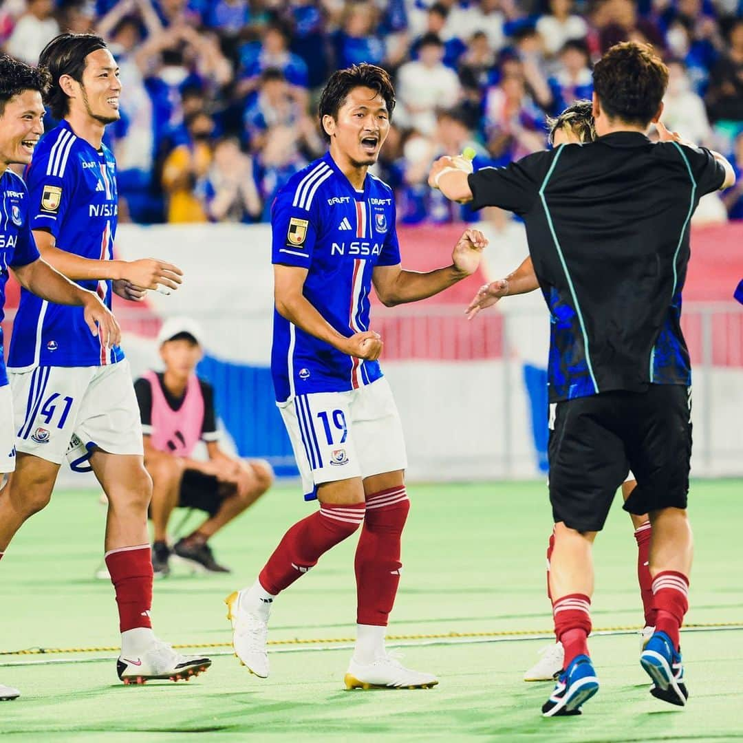 横浜F・マリノスさんのインスタグラム写真 - (横浜F・マリノスInstagram)「First Goal in Nissan Stadium 😎👏#fmarinos #實藤友紀」7月21日 12時50分 - yokohamaf.marinos