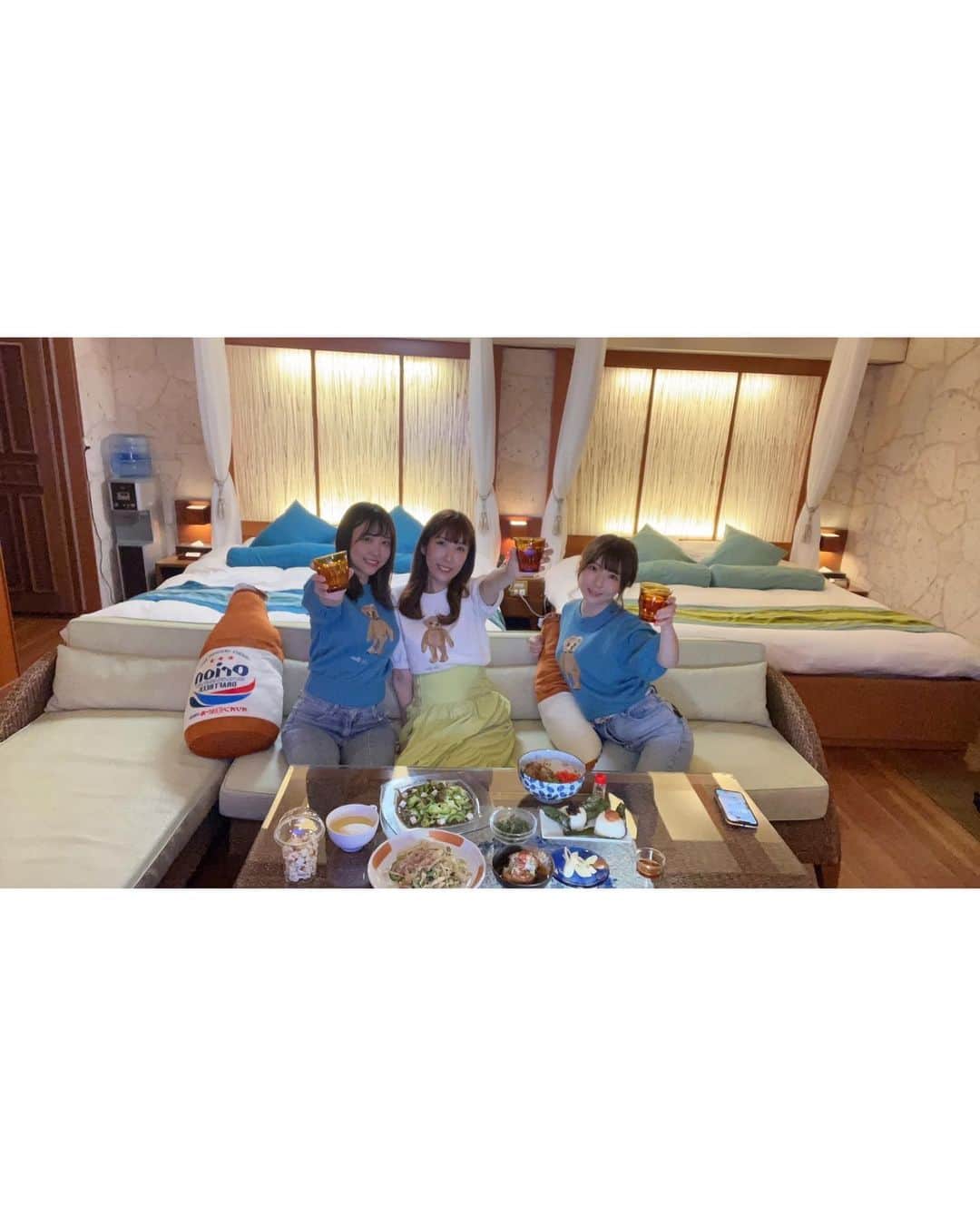 吉岡ひよりさんのインスタグラム写真 - (吉岡ひよりInstagram)「. ラブホ女子会in川越✨ (@hotel_sara_group ) . お部屋が広くて露天ジャグジーと岩盤浴も付いてて最高でした💓 しかも全部にテレビ付いてて一生入れたよ！ . プロジェクターも付いてたから DVD流して推し活できて楽しかったし ご飯も沖縄料理で全部美味しくて食べ過ぎたし ダイソンのドライヤーとかジェラピケとか 女の子が求めるもの何でもあって完璧てした👏🏻 . 川越観光していっぱい歩いたから疲れてたけど それがすごい癒されたし もう一泊したいくらい居心地良かった😭💓」7月21日 14時02分 - y_hiyori88