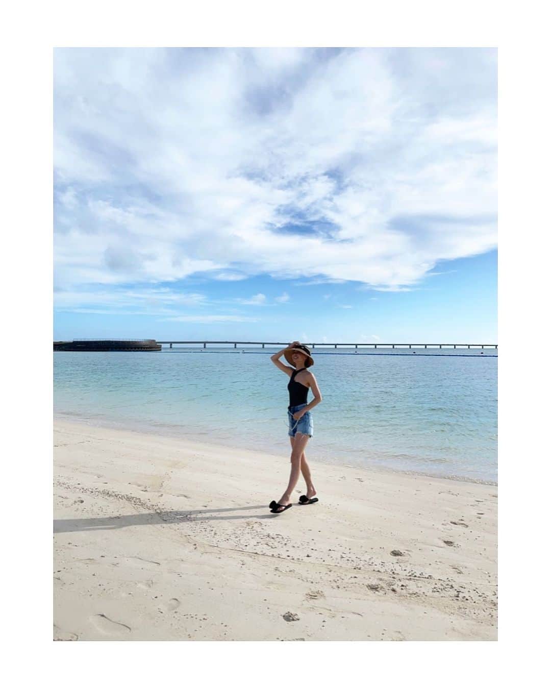 稲沢朋子さんのインスタグラム写真 - (稲沢朋子Instagram)「海で遊んだ後は〜 spaで癒される🙂至福の時間 海辺では〜 いつでも飛び込める様に水着を着用してる👙よ  👙 @mikomori_official 🩴ビーサンもだ！  #宮古島」7月21日 14時06分 - ina_tomo
