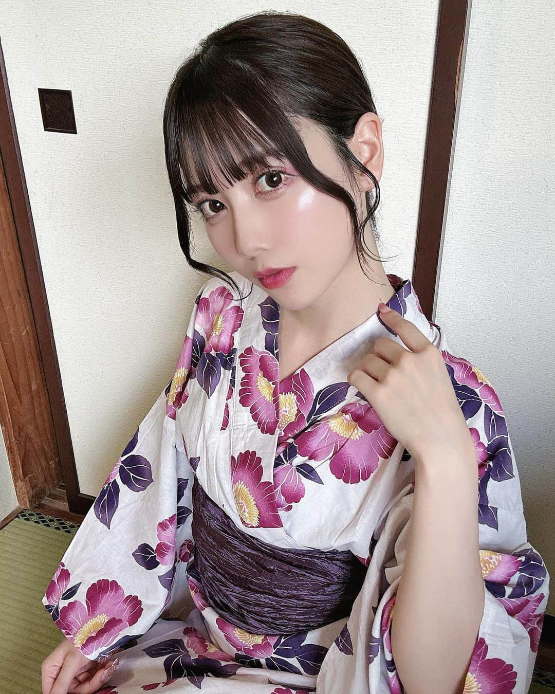 白瀬乃愛のインスタグラム：「・ 浴衣女子はいかがでしょうか🎐        #Instalike #dailylook #Japanesegirl #Japaneseidol #asiangirls #selca #selfie #l4l #followme  #着物 #idol #夏コーデ #ヘアアレンジ #偶像 #寫真 #拍攝 #浴衣 #浴衣ヘアアレンジ #outfit #花火大会 #kimono #粉我 #아이돌  #ไอดอล #셀카  #셀카그램 #덕질」