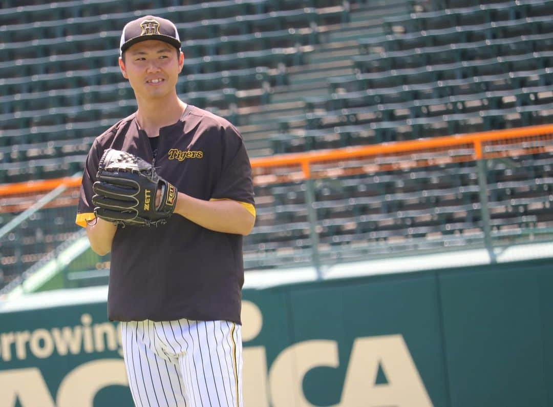 阪神タイガースさんのインスタグラム写真 - (阪神タイガースInstagram)「甲子園球場での練習の様子②投手編です！ #青柳晃洋 選手 #伊藤将司 選手 #才木浩人 選手 #西純矢 選手 #石井大智 選手 #カイルケラー 選手 #浜地真澄 選手 #島本浩也 選手 #岩貞祐太 選手 #及川雅貴 選手 #阪神タイガース #ARE」7月21日 14時58分 - hanshintigers_official