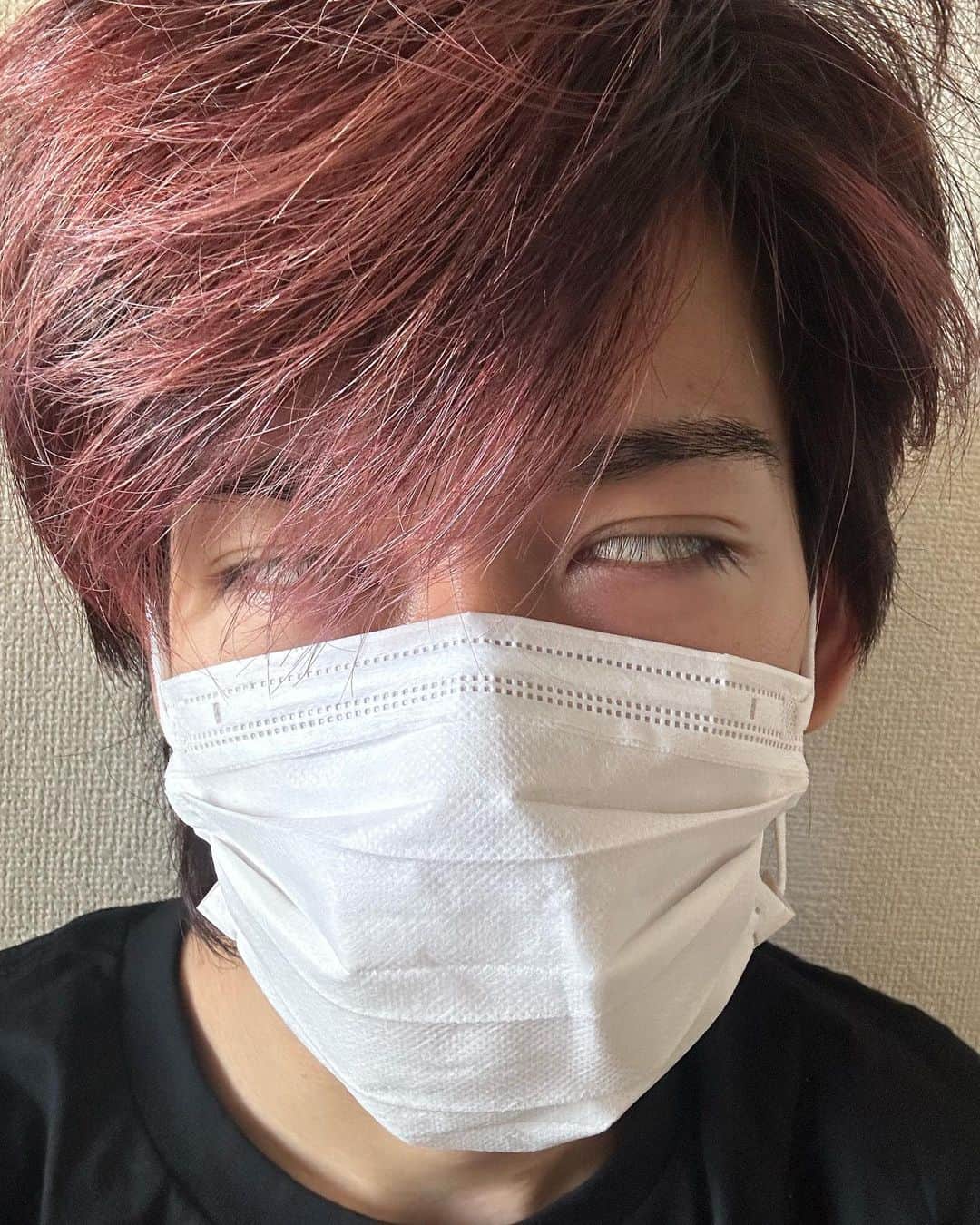 リョウガのインスタグラム：「昨日は危険が危なかったけれど 今はご覧の通り元気です。 皆さんもどうかお気をつけて。」