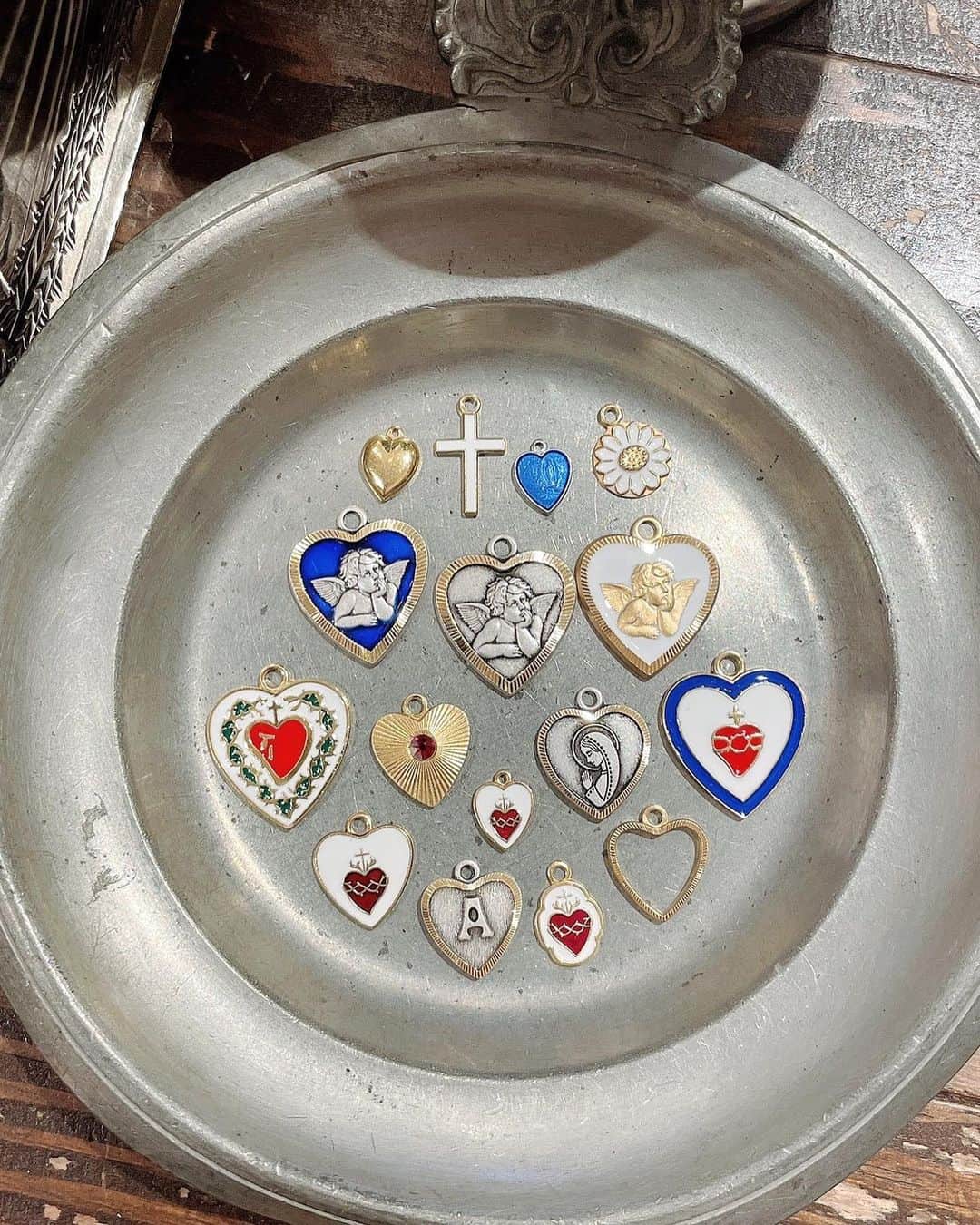 のインスタグラム：「人気のチャーム  re♡stock  from France🇫🇷☘️  shop  ラフォーレ原宿 @amijed_laforeth   popup shop 札幌三越(〜7/25)」