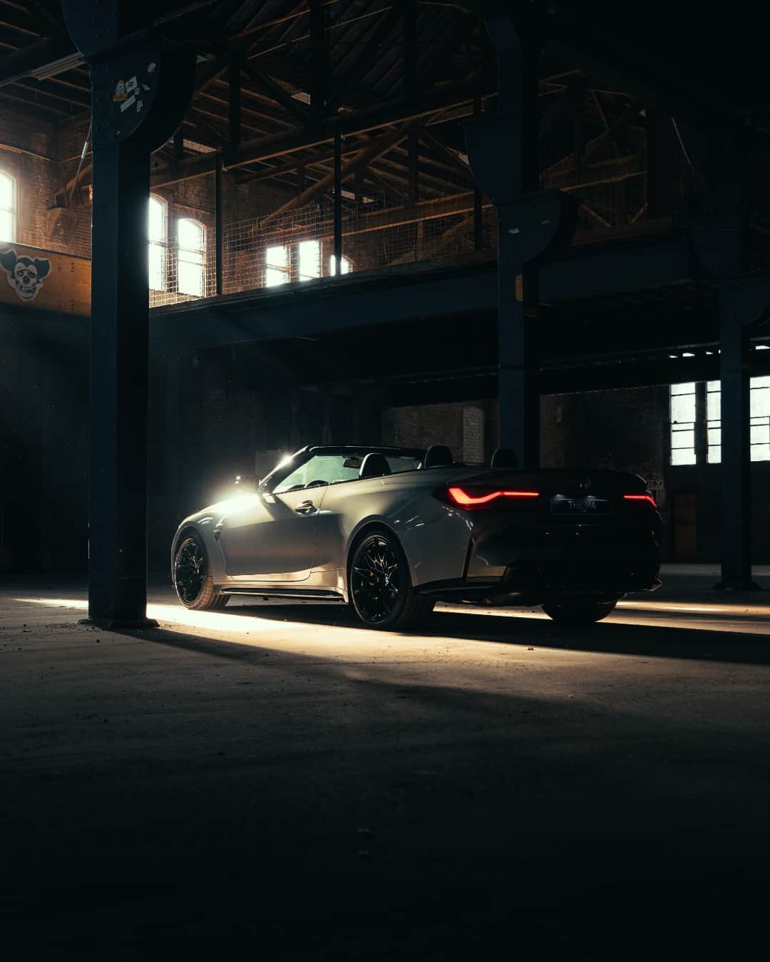 BMWさんのインスタグラム写真 - (BMWInstagram)「There be power amongst the shadows ✰ 📸: @row1photography @vanlaarhovenbmwmini @story.bmw #BMWRepost   The BMW M4 Competition Convertible. #THEM4 #BMWM #M4 #BMW #MPower __ BMW M4 Competition M xDrive Convertible: Combined fuel consumption: 10.2 l/100 km. Combined CO2 emissions: 233–231 g/km. All data according to WLTP. Further info: www.bmw.com/disclaimer」7月22日 1時22分 - bmw