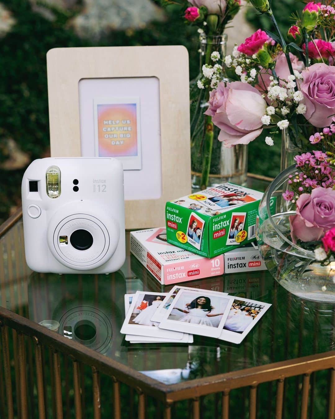Fujifilm Instax North Americaさんのインスタグラム写真 - (Fujifilm Instax North AmericaInstagram)「Having guests capture all the candid moments from your big day >> 💐🥰⁠ .⁠ .⁠ .⁠ #DontJustTakeGive⁠ #InstaxMini12⁠ #FillYourWorldWithJoy⁠ #WeddingIdeas⁠ #HappilyEverInstax」7月22日 2時01分 - fujifilm_instax_northamerica