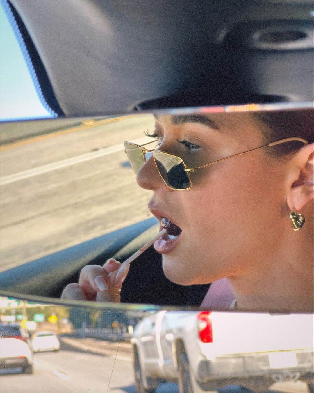 アリーシャ・マリーのインスタグラム：「week 29 out of 52 🗓️  whats a song that that always puts you in the best mood no matter what? making a new playlist so thank u in advance for the recs lol」