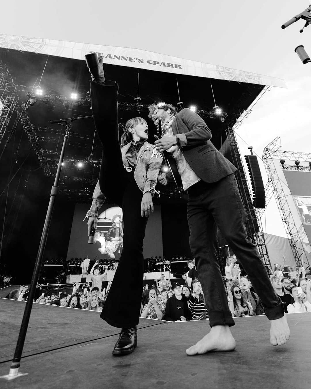 The Lumineersのインスタグラム：「The memories 💙 We’re gearing up for more shows soon, stay tuned!!」