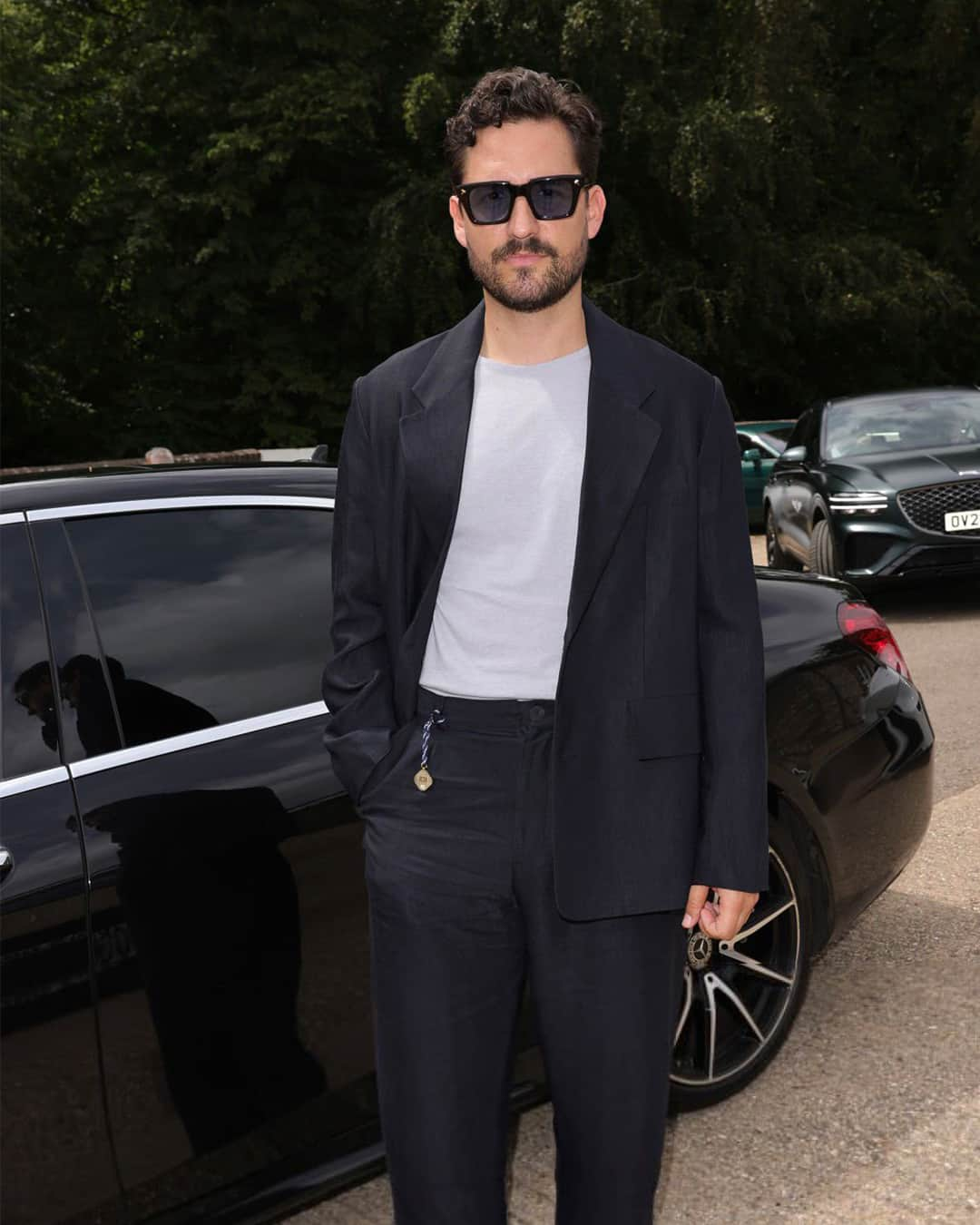 ジョンスメドレーさんのインスタグラム写真 - (ジョンスメドレーInstagram)「Actor @benjaminaldridge wears our Clundy pullover in Pebble Grey at @fosgoodwood, styled by @felicitykay.  #benaldridge #fos #johnsmedley」7月22日 2時01分 - johnsmedleyknitwear