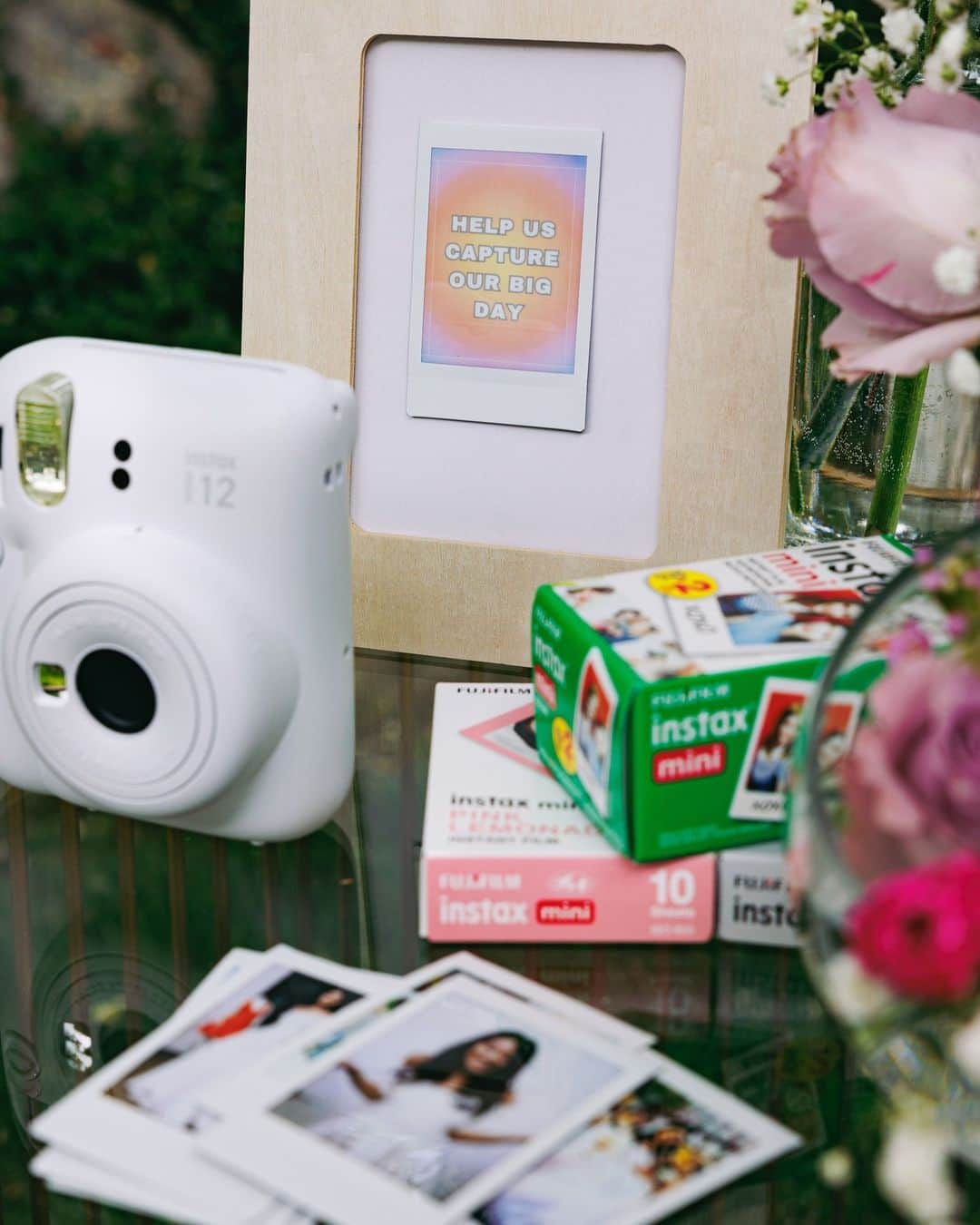 Fujifilm Instax North Americaのインスタグラム：「Having guests capture all the candid moments from your big day >> 💐🥰⁠ .⁠ .⁠ .⁠ #DontJustTakeGive⁠ #InstaxMini12⁠ #FillYourWorldWithJoy⁠ #WeddingIdeas⁠ #HappilyEverInstax」