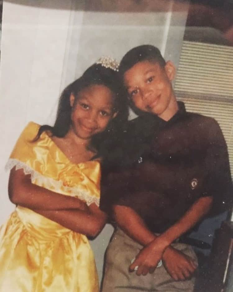 アリソン・フェリックスのインスタグラム：「Happy 40th Birthday to the most amazing big bro @wesfelix22 🥳💛 I’m beyond blessed to be your Sissi! I love traveling the world with you and building together. Lately, as I discover a new self I’m grateful you are here to walk me through my fears and constantly remind me that I’m enough. I watch you pour into so many people, because you genuinely want the best for them. YOU deserve the world! Wishing you a beautiful year. Excited for all that is to come. Onward💙  (Oh and I don’t play about him!! Have a problem with him it’s a problem with me. You can definitely find out😜)」