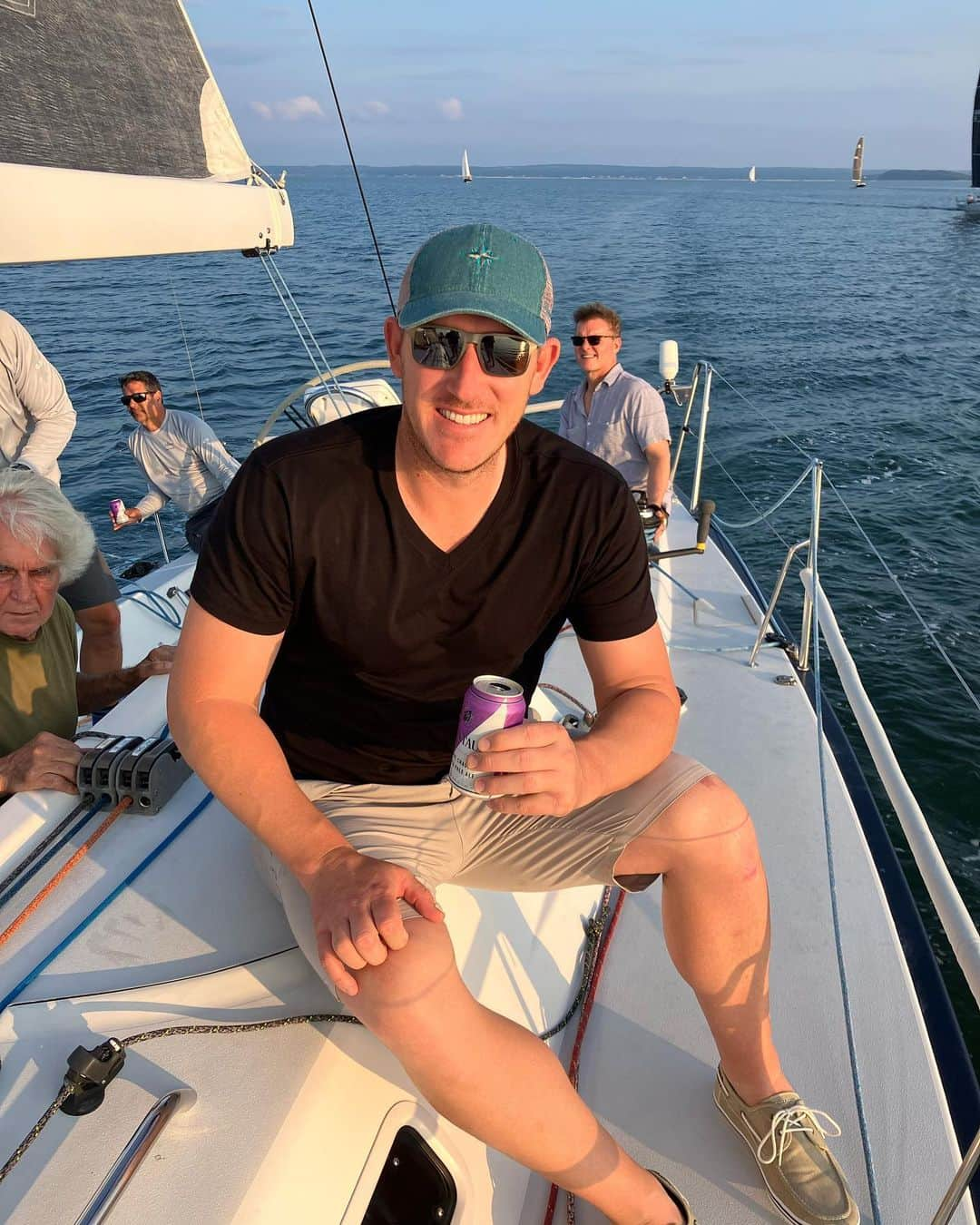 ドリュー・ネイラーのインスタグラム：「Mets game by day, sailing by night.」