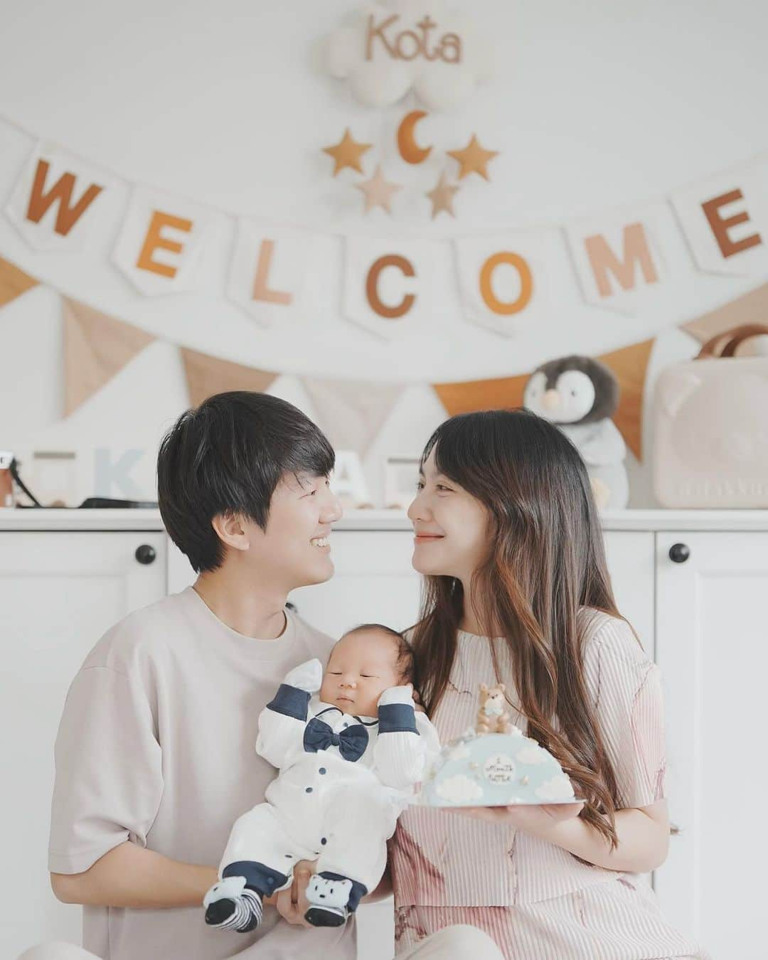 インヤさんのインスタグラム写真 - (インヤInstagram)「Happy 1 Month Old Birthday 👶🏻🎉✨  #1monthold #babyboy #loving」7月22日 2時21分 - yingya_thanijachinya