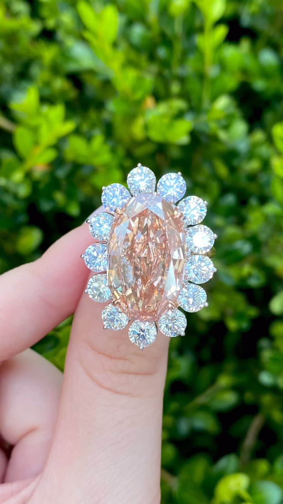 クリスティーズのインスタグラム