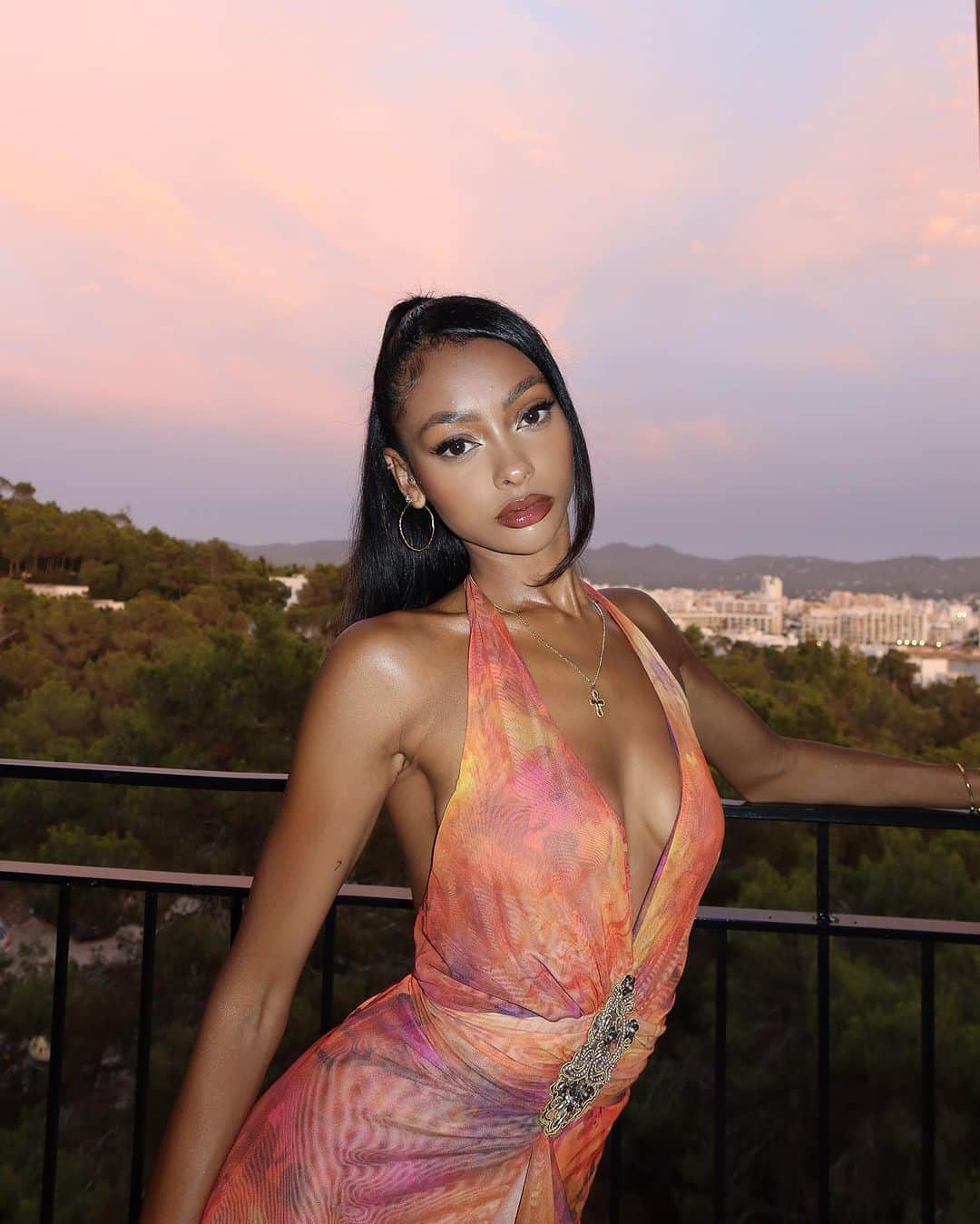 ジェイデ・ピアスさんのインスタグラム写真 - (ジェイデ・ピアスInstagram)「Ibiza Barbie 🌸」7月22日 2時37分 - jaydepierce