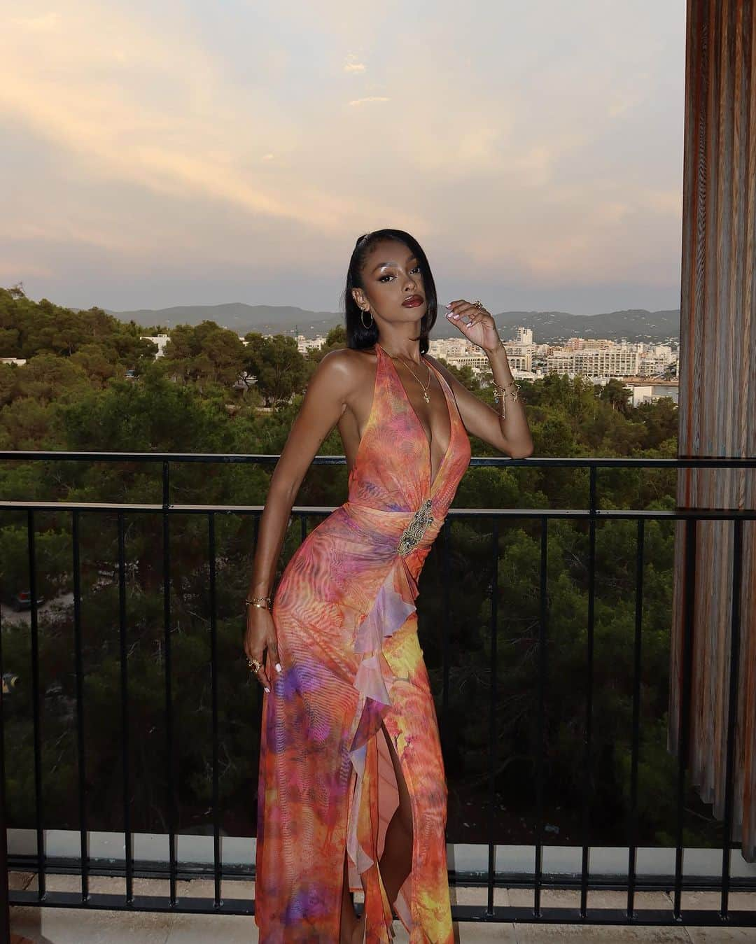 ジェイデ・ピアスさんのインスタグラム写真 - (ジェイデ・ピアスInstagram)「Ibiza Barbie 🌸」7月22日 2時37分 - jaydepierce