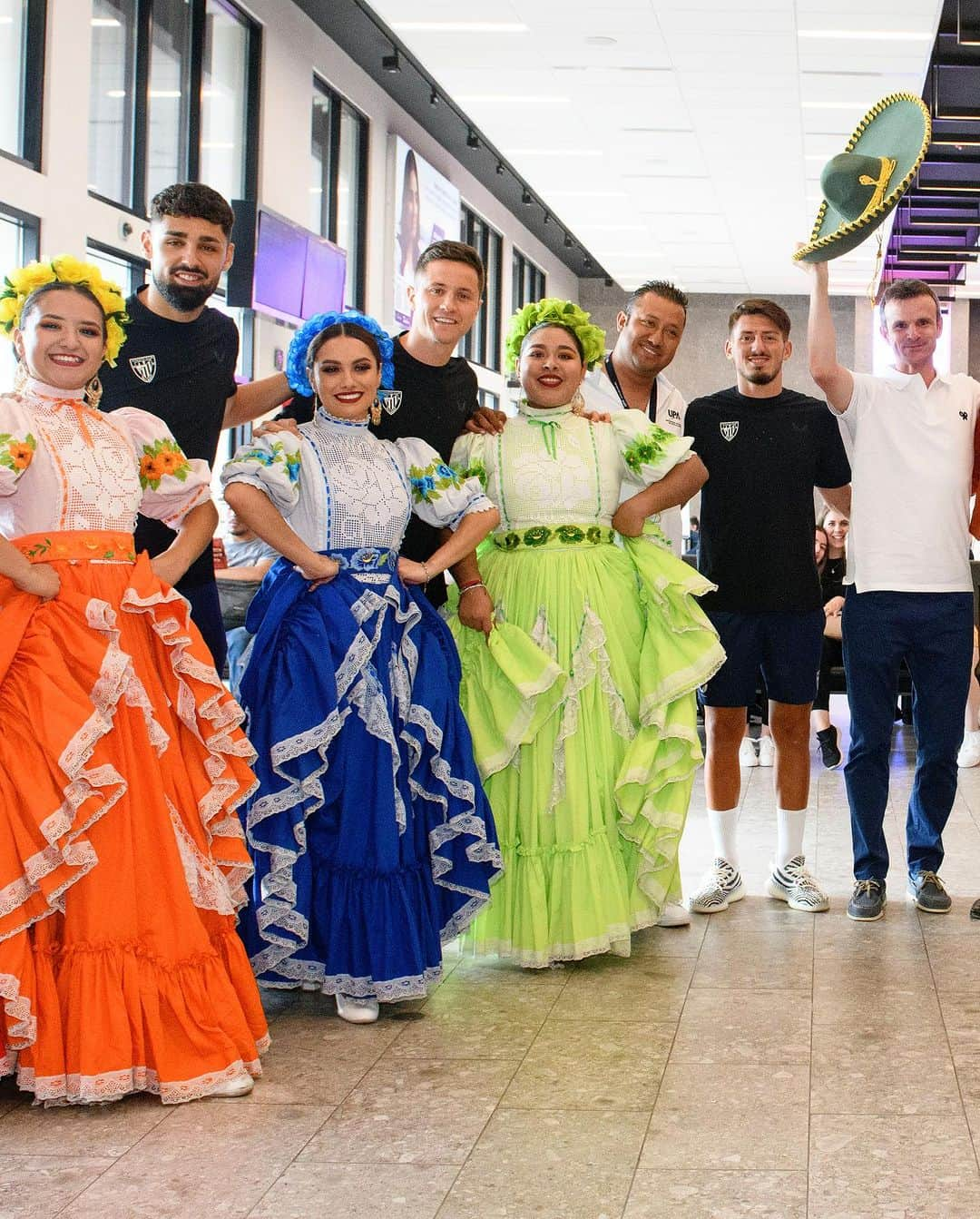 アンデル・エレーラさんのインスタグラム写真 - (アンデル・エレーラInstagram)「Gracias México 🇲🇽, ha sido un placer. Emociona ver Athleticzales en cualquier lugar del 🌍. 🔴⚪️」7月22日 2時40分 - anderherrera