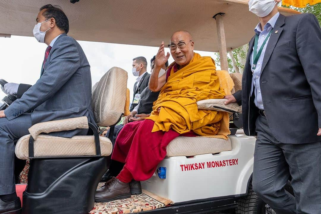 ダライ・ラマ14世さんのインスタグラム写真 - (ダライ・ラマ14世Instagram)「First day of teachings in Leh, Ladakh on July 21, 2023. #dalailama #leh #ladakh #teaching #buddhism」7月21日 17時43分 - dalailama