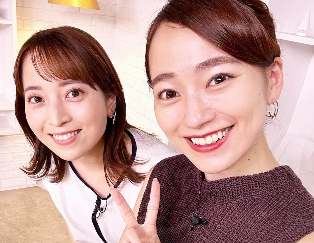 金井憧れさんのインスタグラム写真 - (金井憧れInstagram)「TBSNEWS交代👋  1枚目は 「次お会いする時にLINEをお聞きしてもよろしいでしょうか...」とわざわざ事前に会社メールをくれるくらい しっかり者で、可愛らしいギャップの持ち主、近藤ちゃん☺️ LINE無事交換できてよかった🐤  2枚目は 研修中からたくさん勤務が重なった新名ちゃん😋いつもすごくたくさん質問をしてくれて、話もしっかり聞いてくれて。自分にとっても厳しい、見習うところが多い後輩ちゃんです✏️  これからもよろしくね♪  #tbsnews #世代交代 #近藤志生里 キャスター #新名真愛 キャスター #tbsnewsをよろしくお願いします😊」7月21日 17時44分 - akogare.kanai